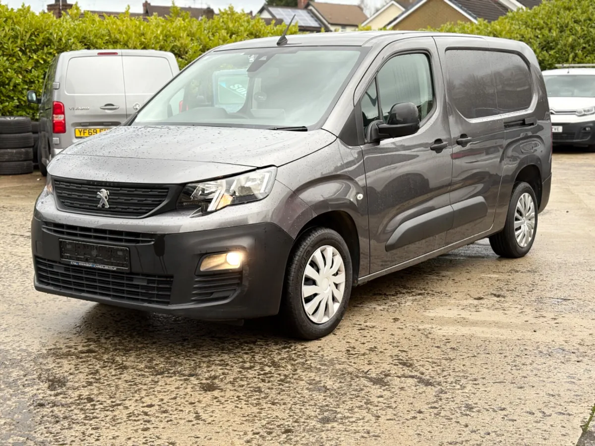 2022 PEUGEOT PARTNER CREWCAB 6 SPEED - Image 3