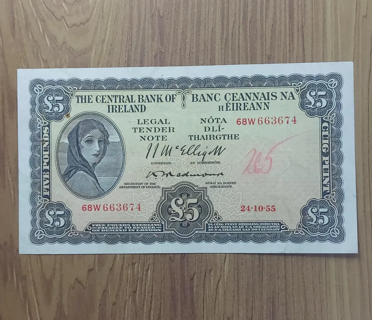 Irish 5pound Lady Lavery banknote dated 24 10 1955 - Image 1