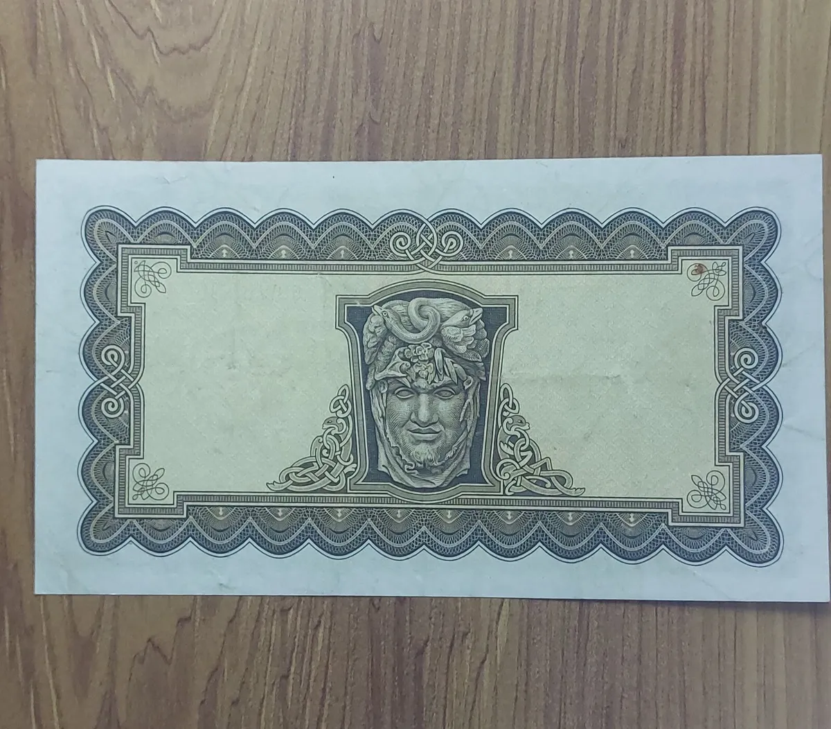 Irish 5pound Lady Lavery banknote dated 24 10 1955 - Image 2