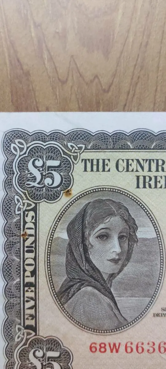 Irish 5pound Lady Lavery banknote dated 24 10 1955 - Image 3