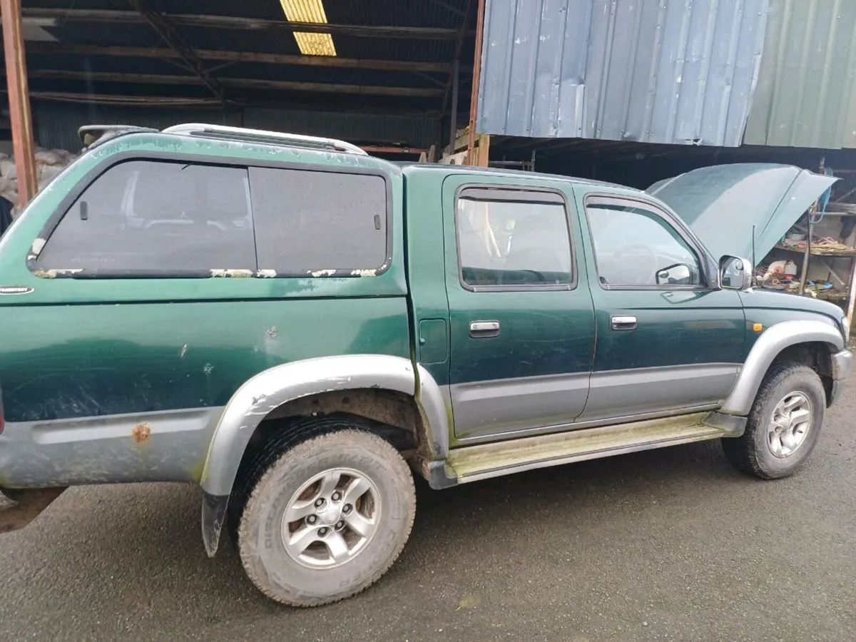 Toyota Hilux - Image 2
