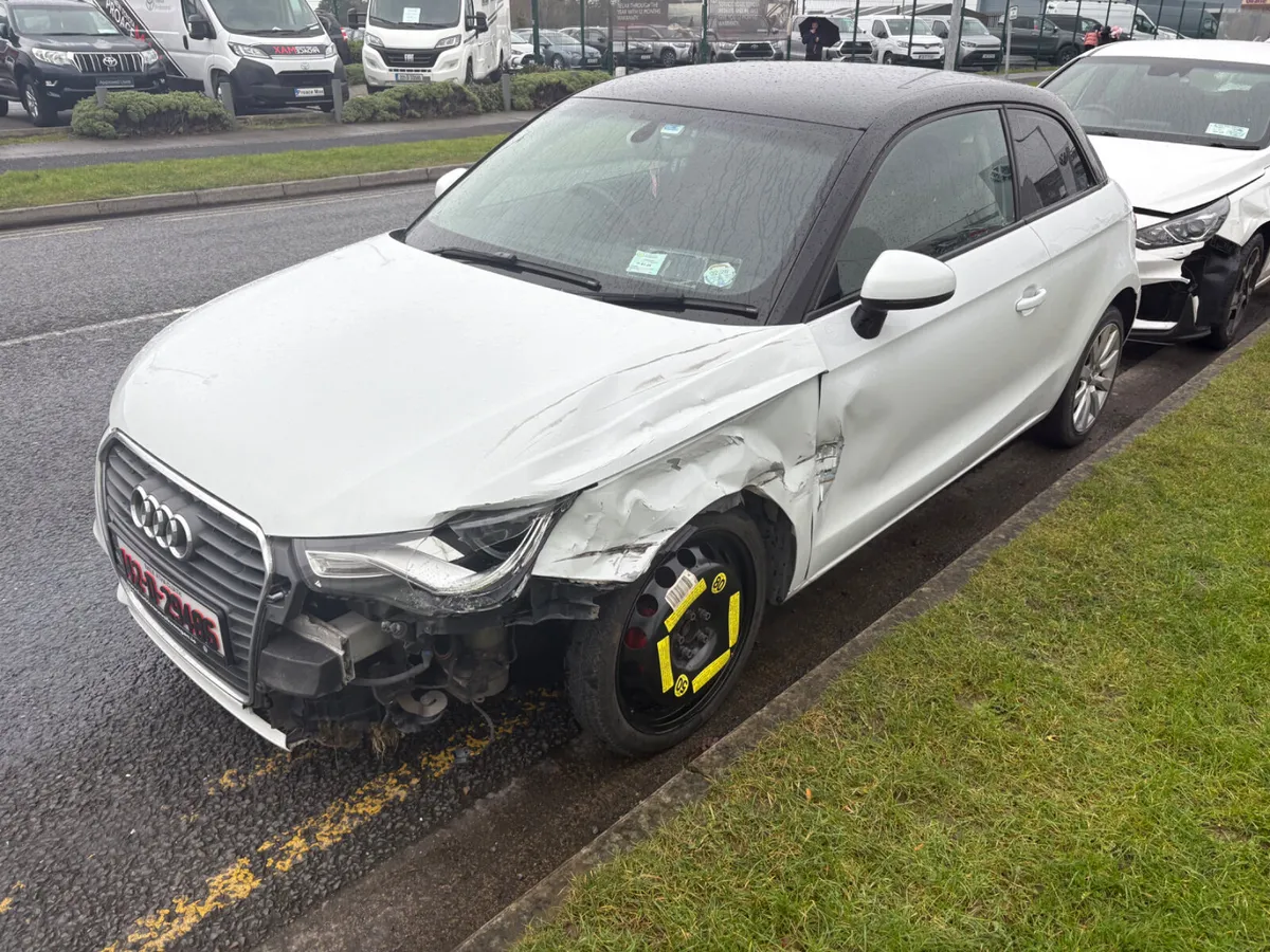 2014 Audi A1 1.2 Automatic light damage - Image 3