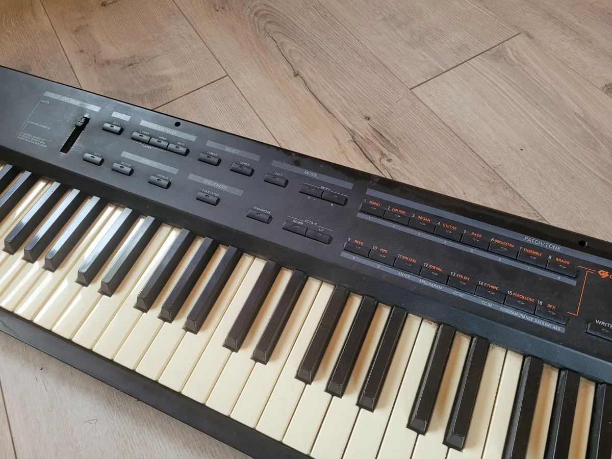 Roland A-33 Midi Controller Keyboard - Image 4