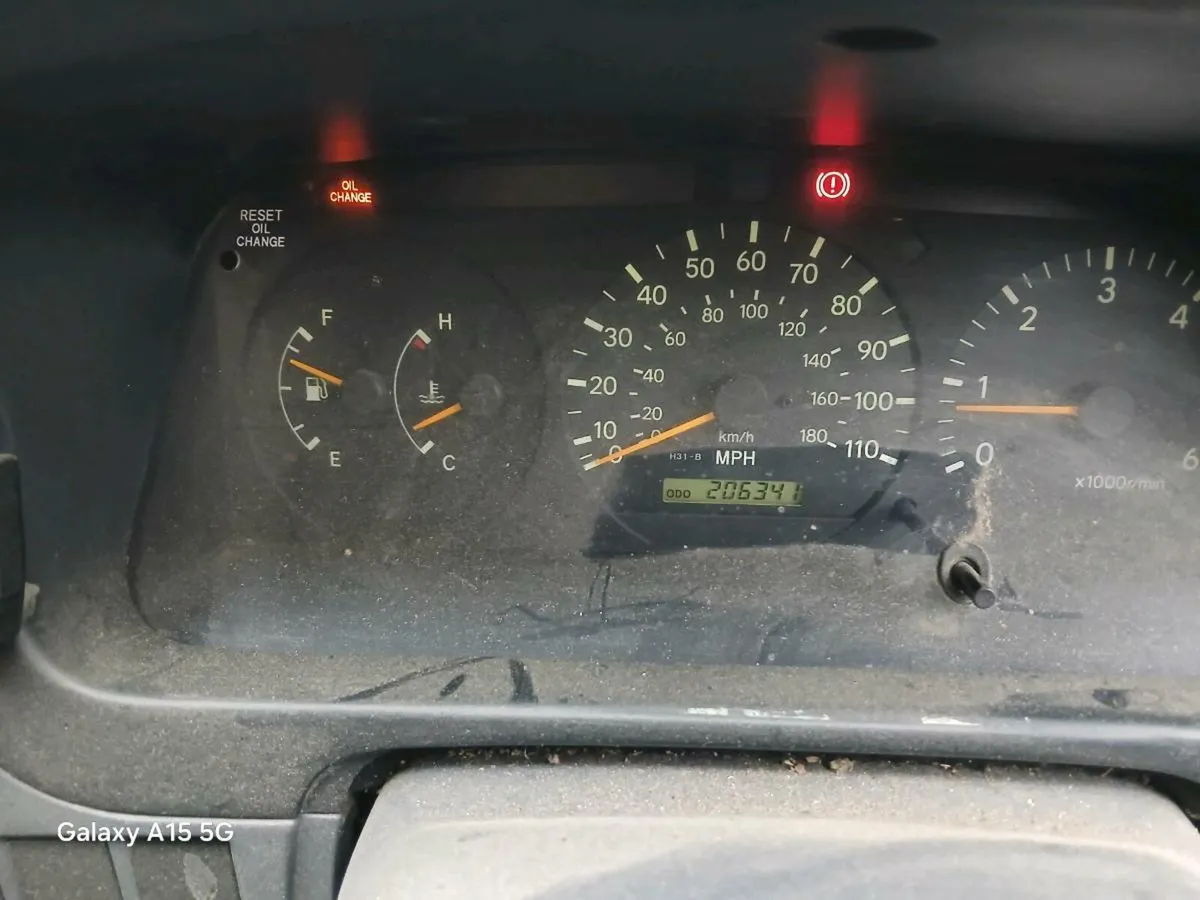 Toyota  Hiace - Image 3