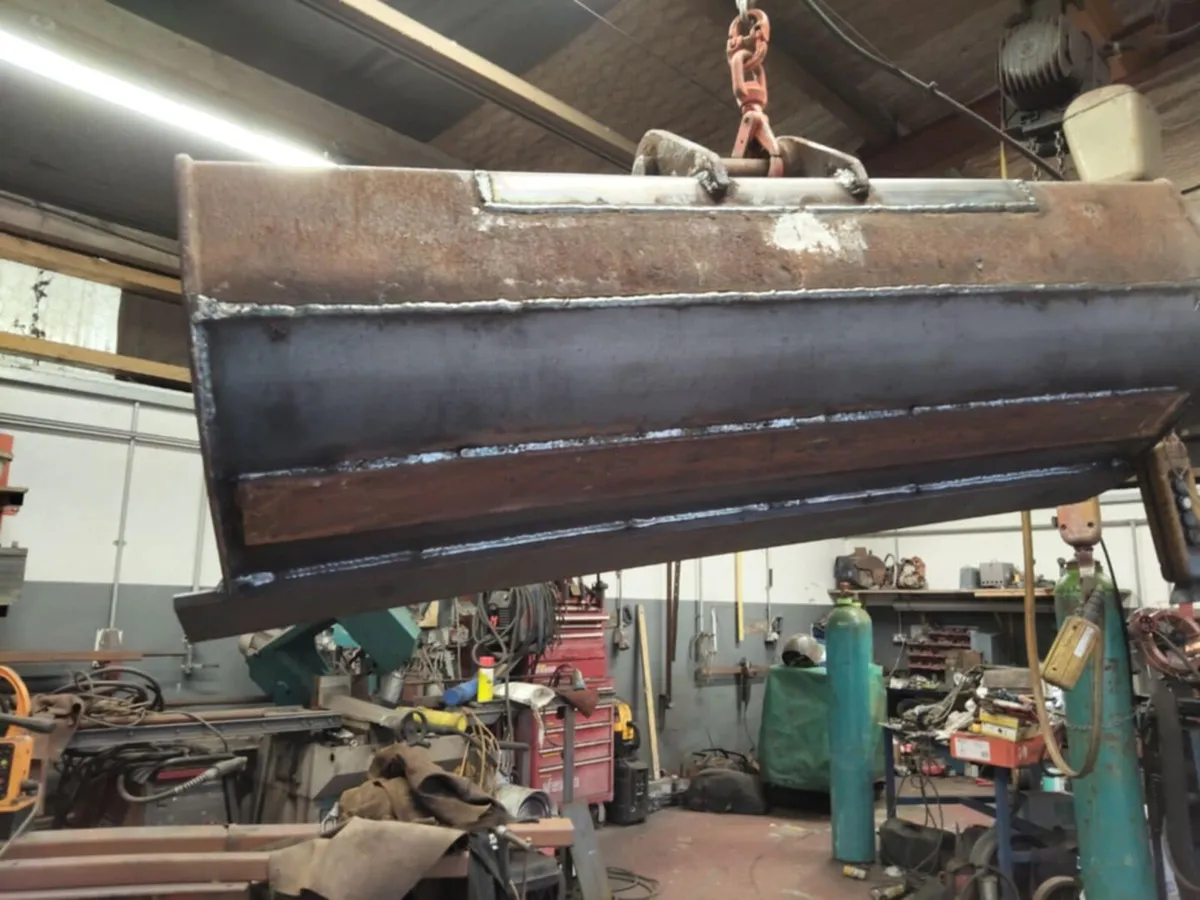 5  foot ditching bucket on 45mm pins - Image 2