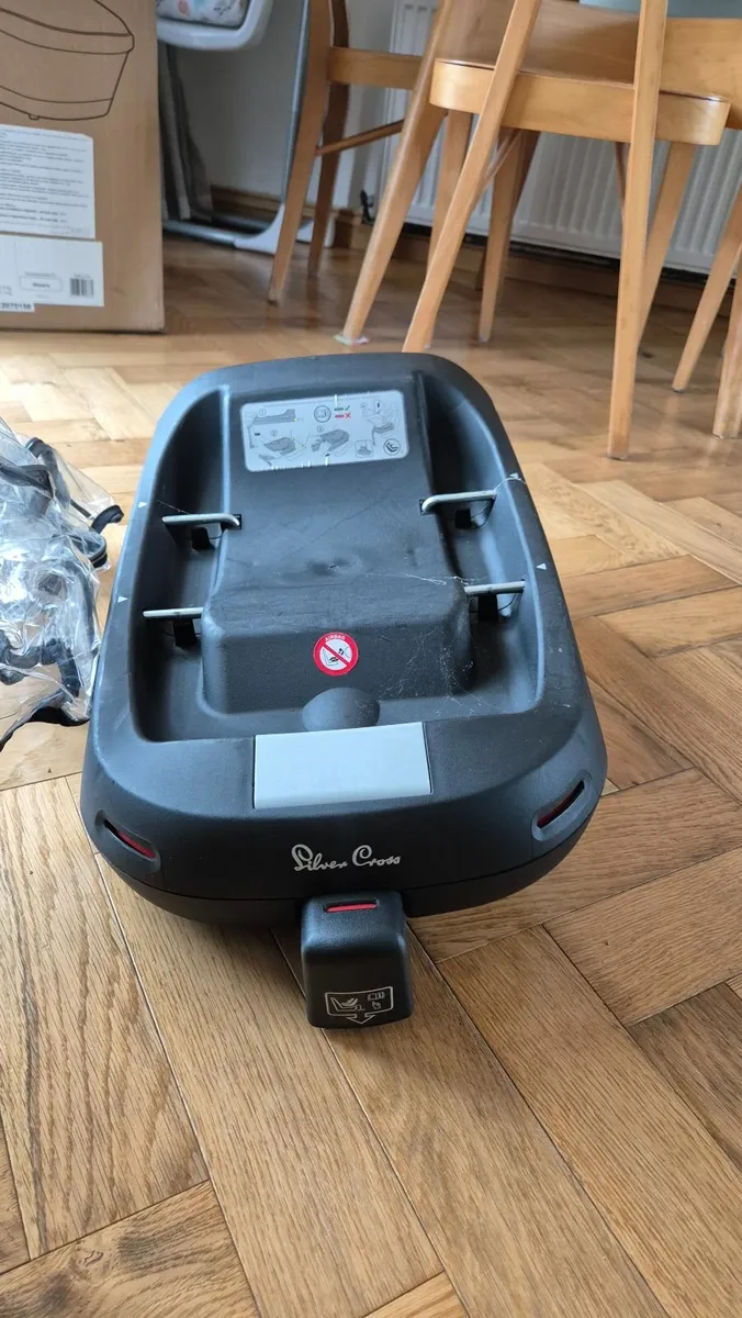 Silver Cross Pioneer Pram - Image 4