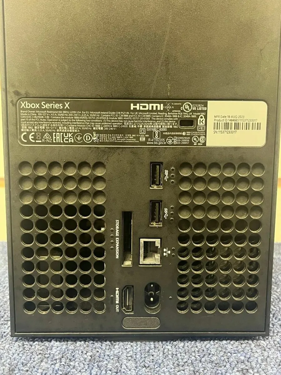 Xbox Series X - Image 4