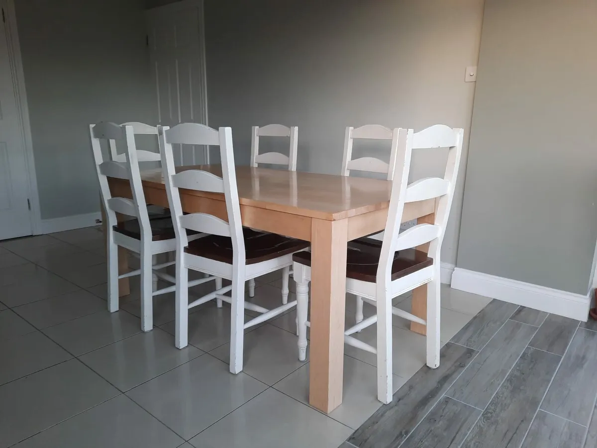 Dining table & 6 chairs - Image 1