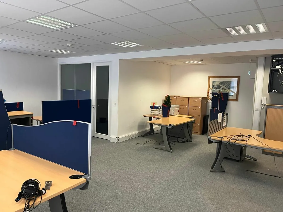 Office furniture - Image 3