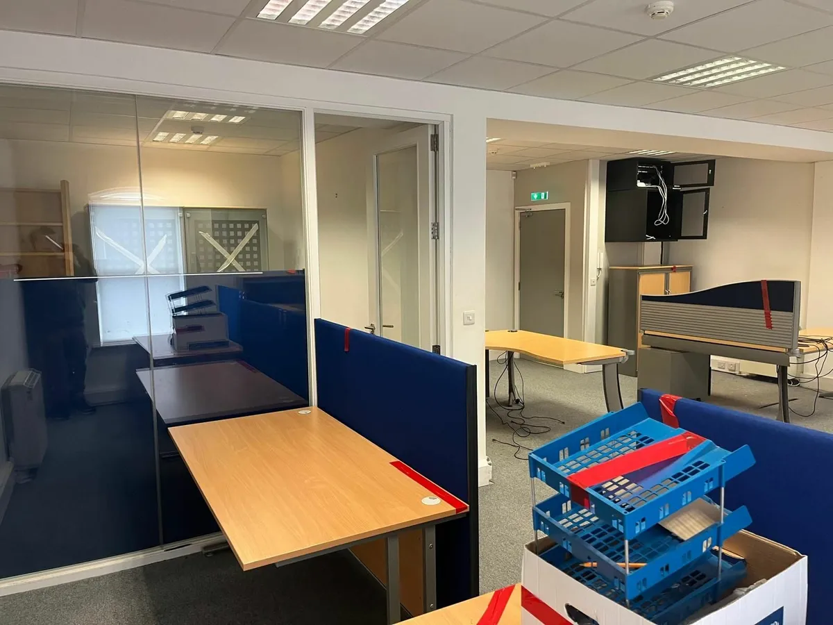 Office furniture - Image 4