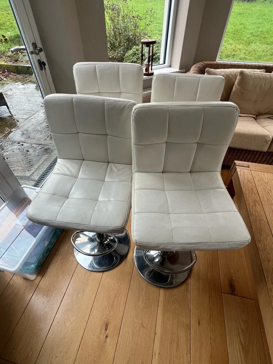 4 Kitchen stools - Image 1