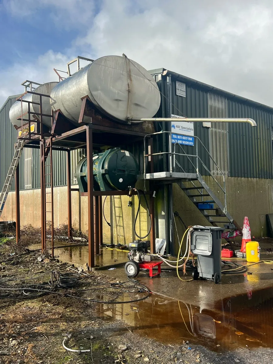 Stainlees steel tanks - Image 2