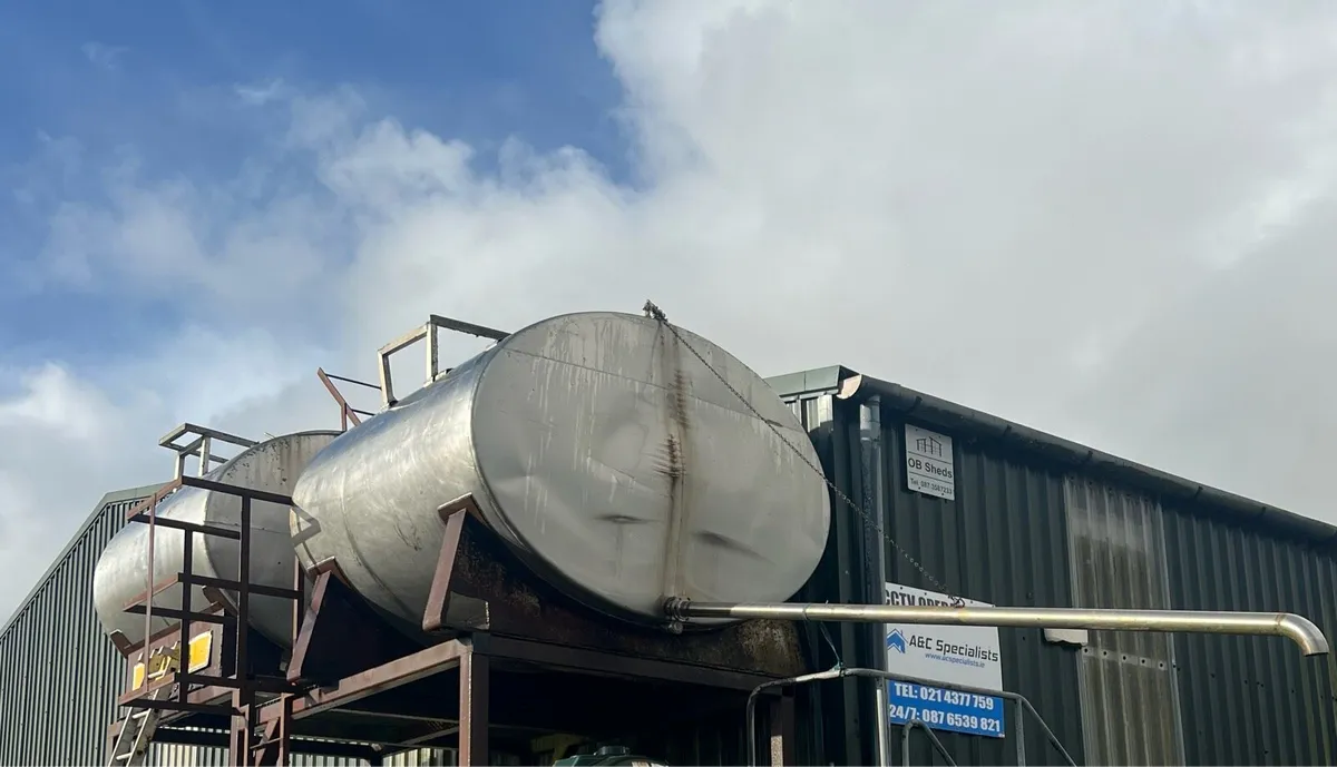 Stainlees steel tanks - Image 3