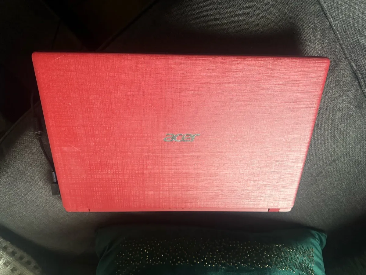 Red acer i3 laptop - Image 3