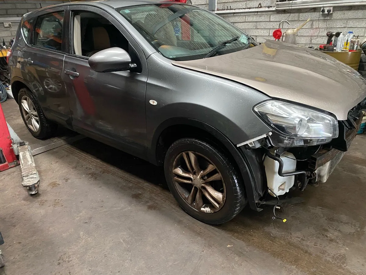 2012 Nissan Qashqai 1.5dCi for breaking - Image 1