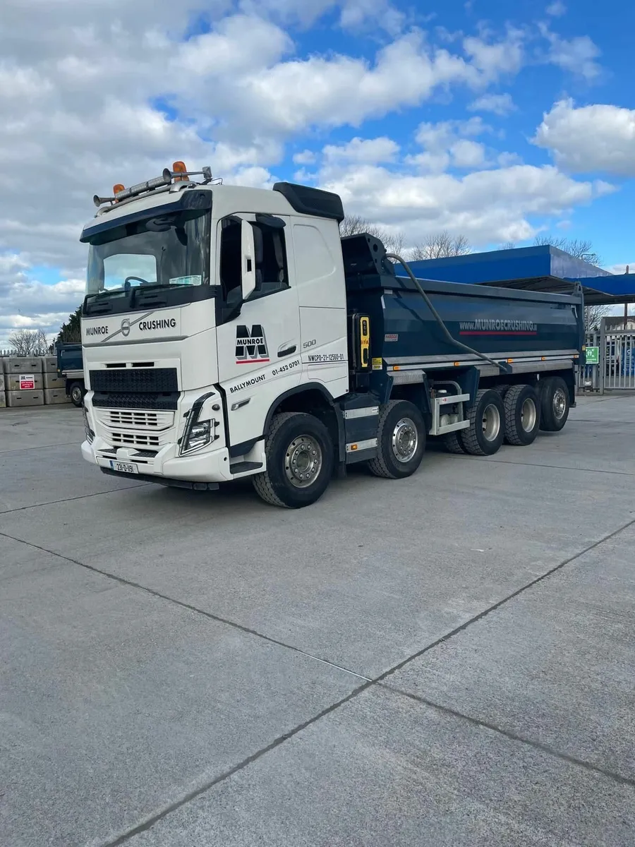 Volvo FH500 10x4 Tipper truck - Image 2