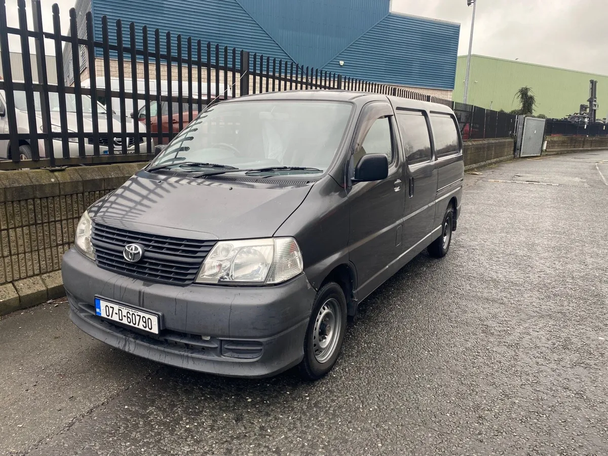 Toyota Hiace LWB 2.5L D-4D - Image 4