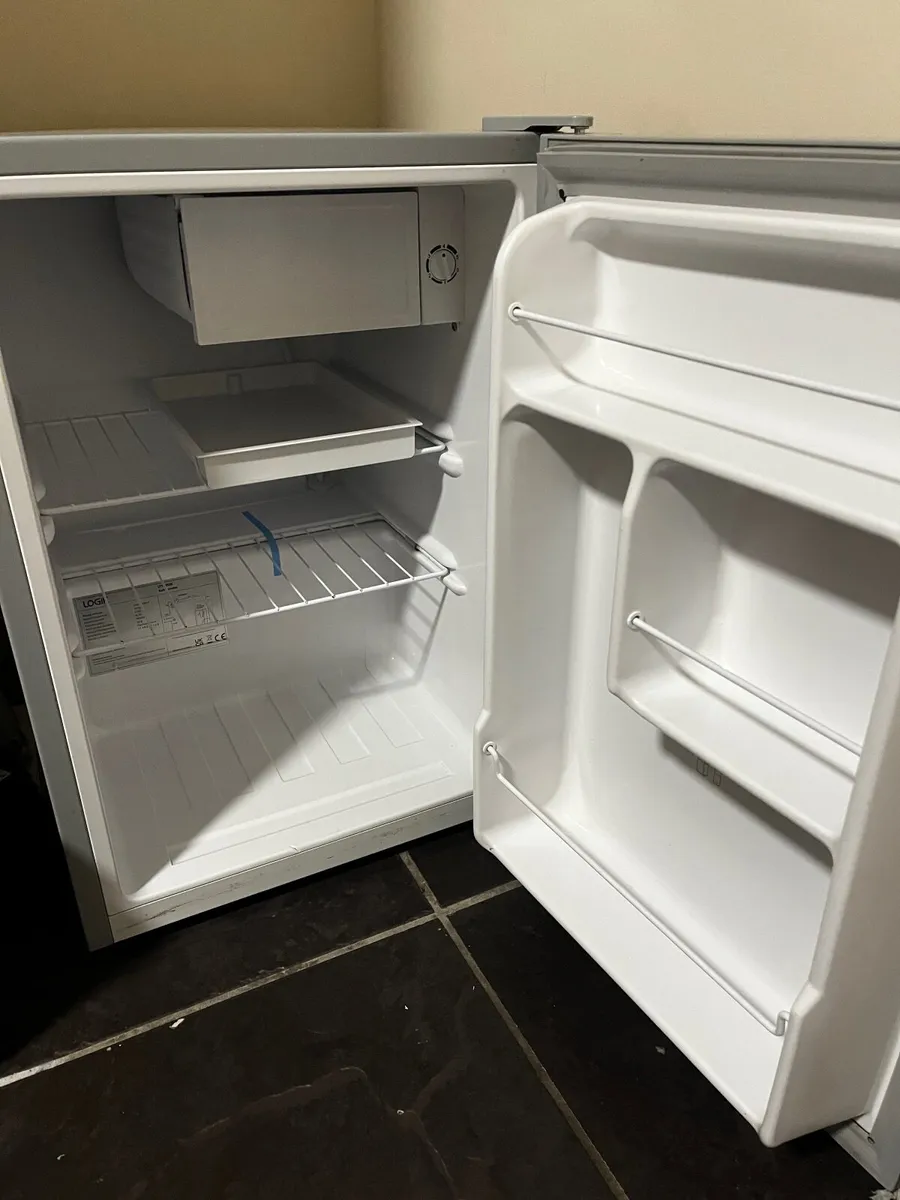 Mini fridge - Image 1