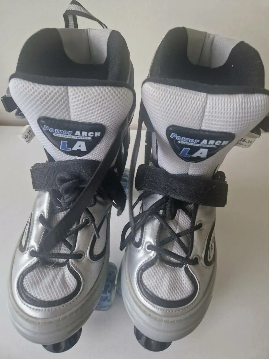 Roller skates - Image 1