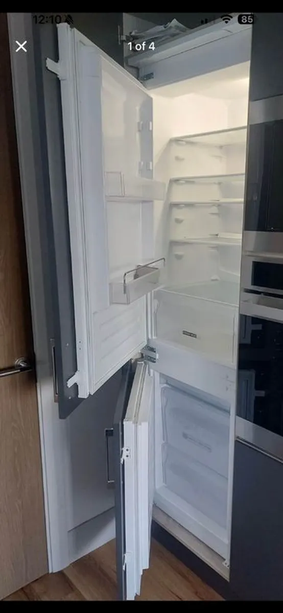 Whirlpool integrated fridge freezer - Image 4