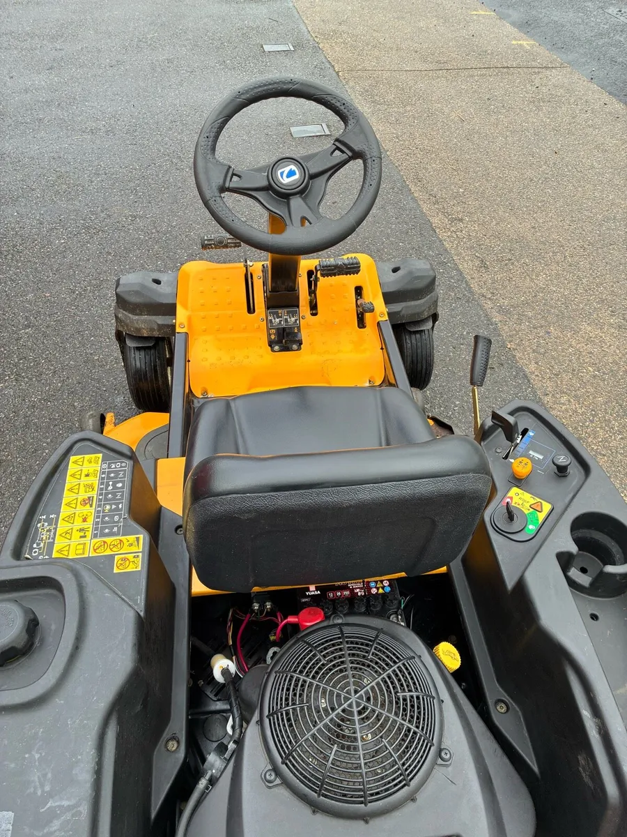 Cub Cadet RZT S Zero Turn Mower - Image 2