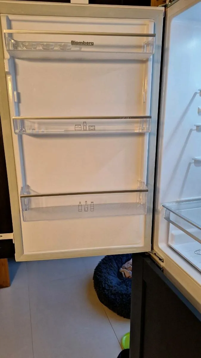 Integrated Fridge Freezer 50/50 - Image 2