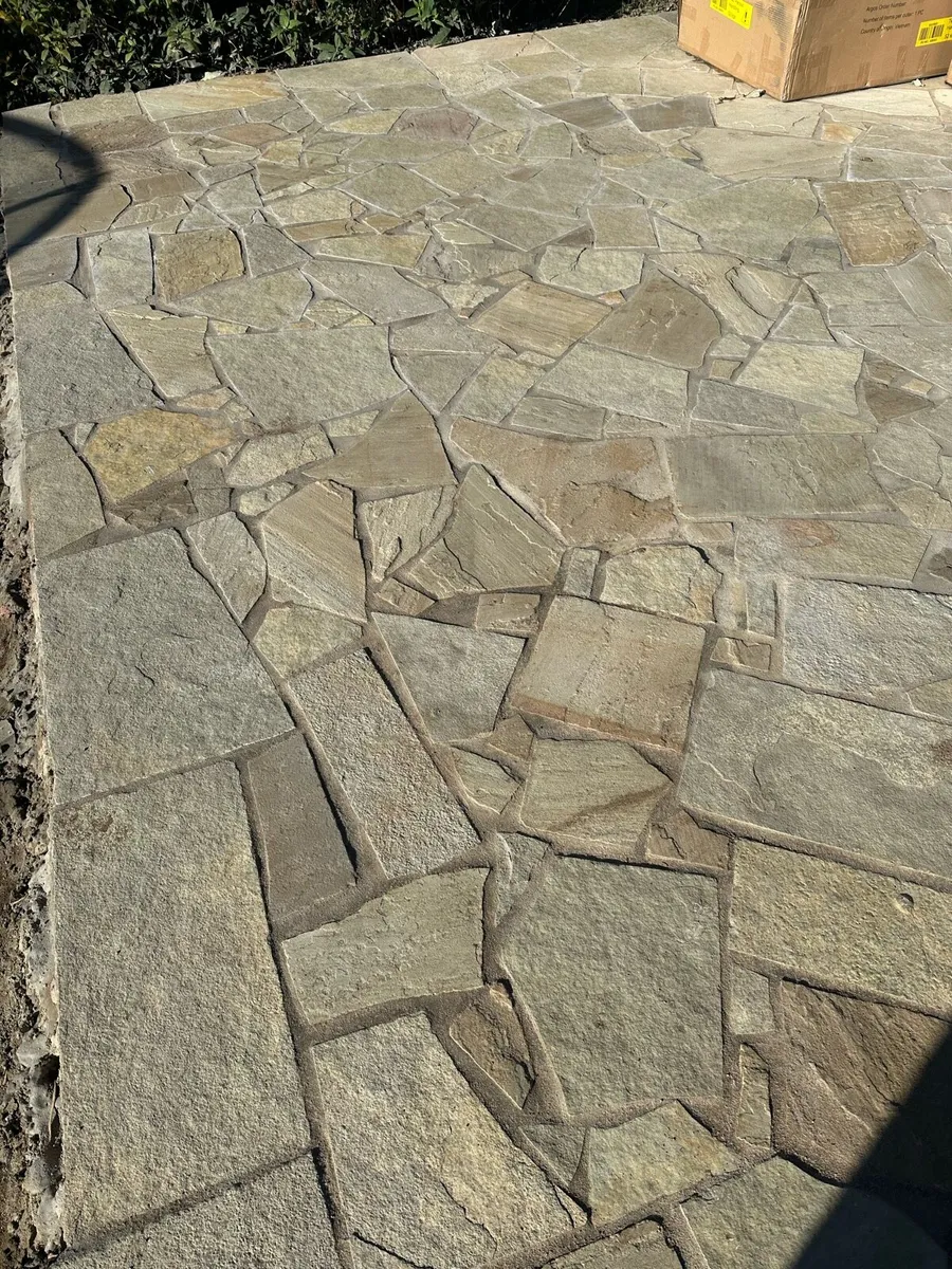 40 square meters of sandstone crazing paving - Image 1