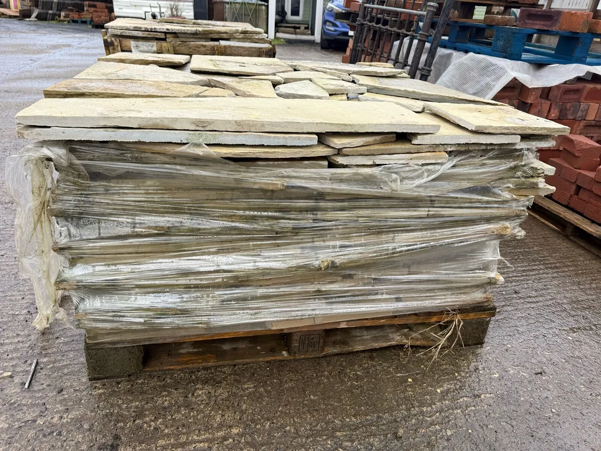 40 square meters of sandstone crazing paving - Image 4