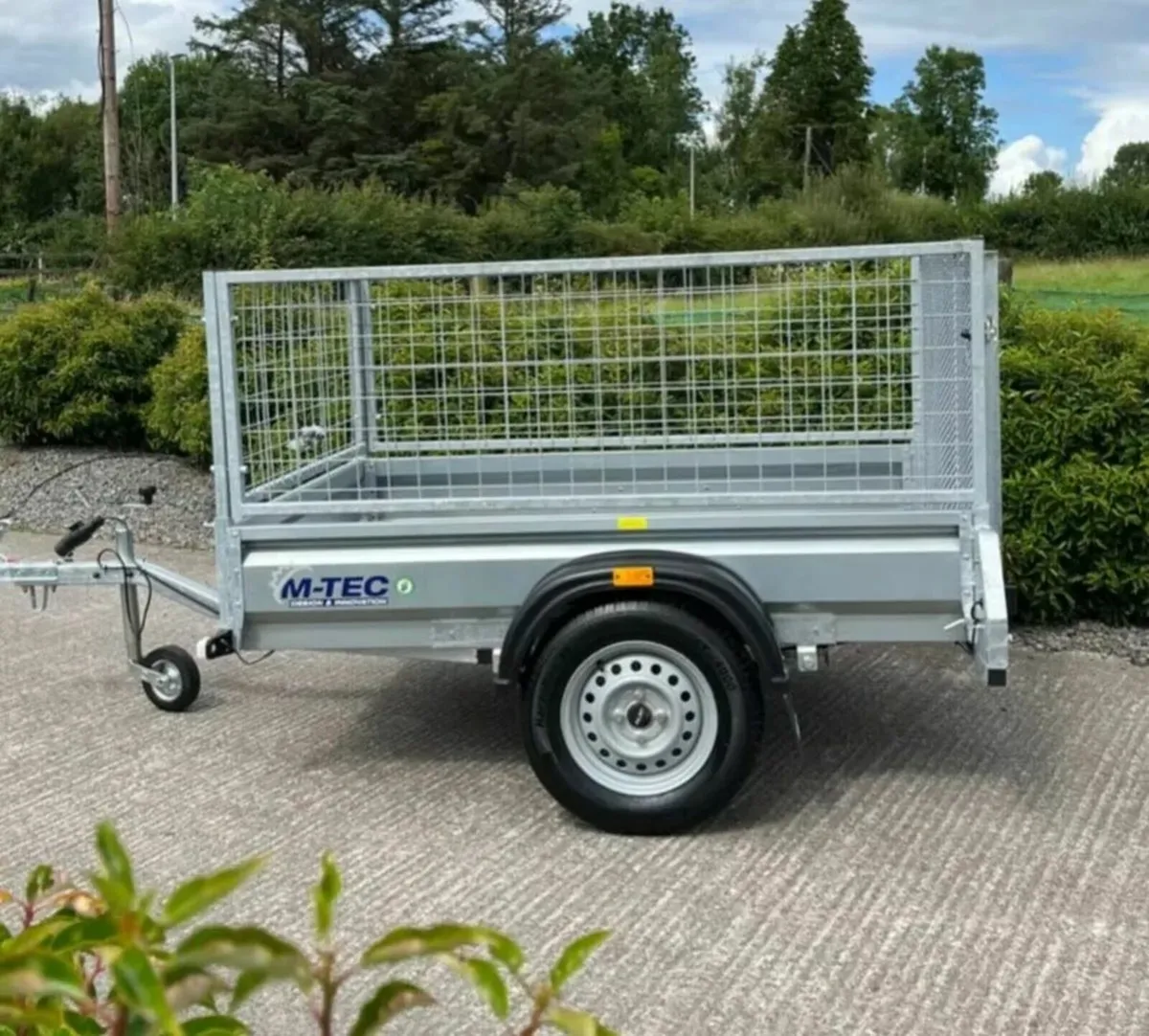 M-Tec 6ft x 4ft Single Axle Trailer - Image 1