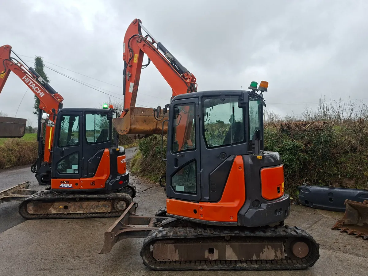 2017 Hitachi 55.5 - Image 2