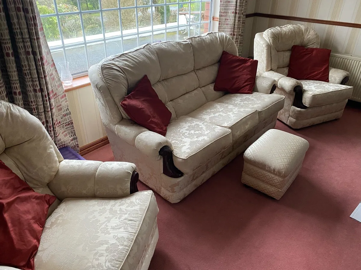 3 piece suite sofa and chairs - Image 2