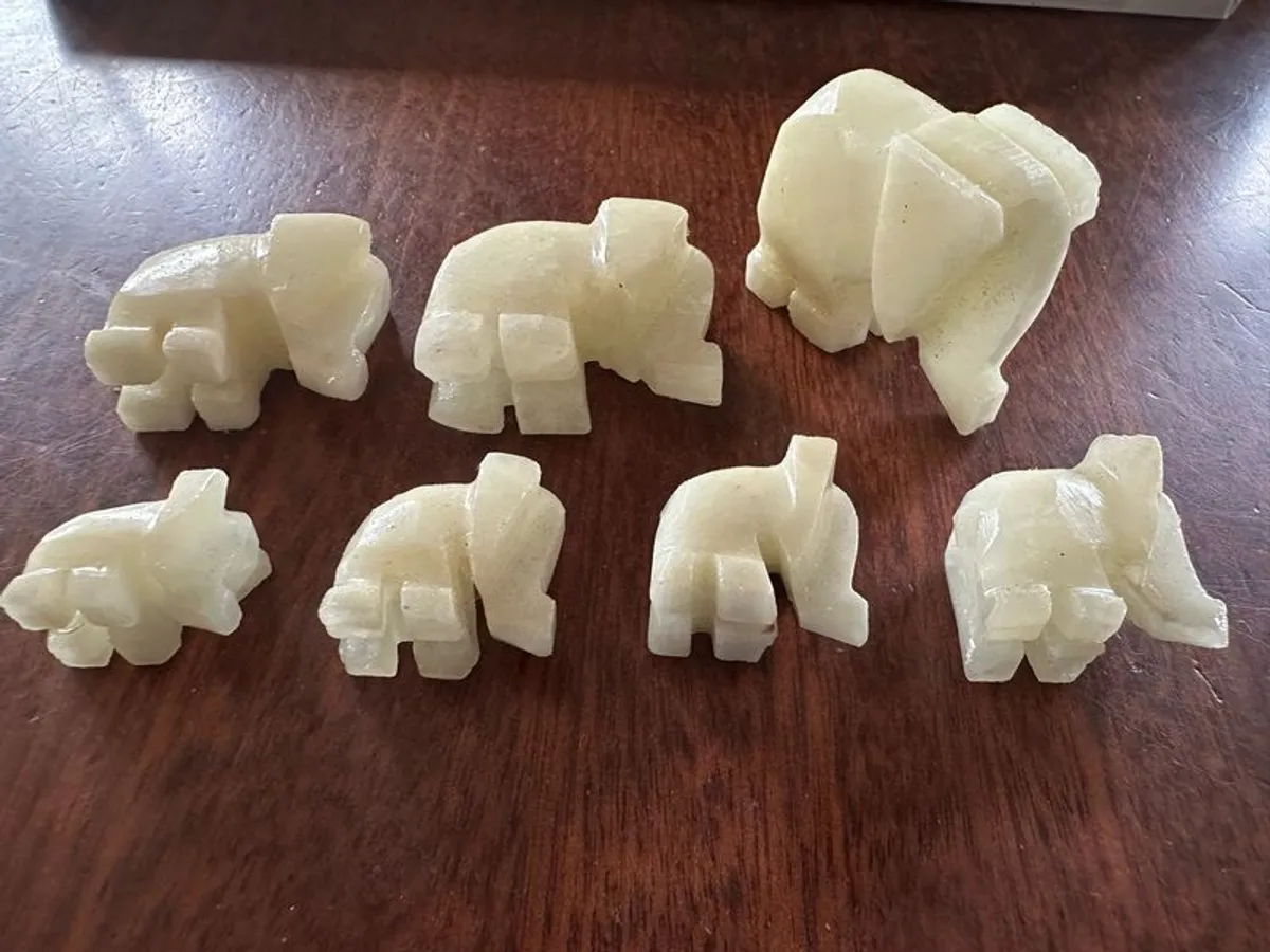 Elephants X 7 (onyx) - Image 1