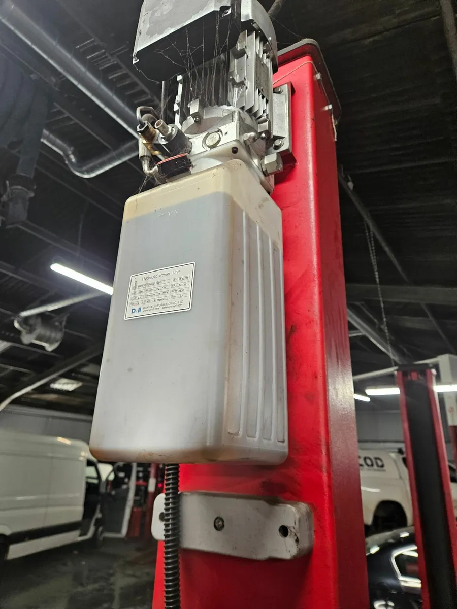 2 POST LIFT - Image 2