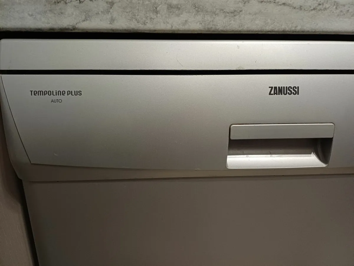 Dishwasher - Image 3