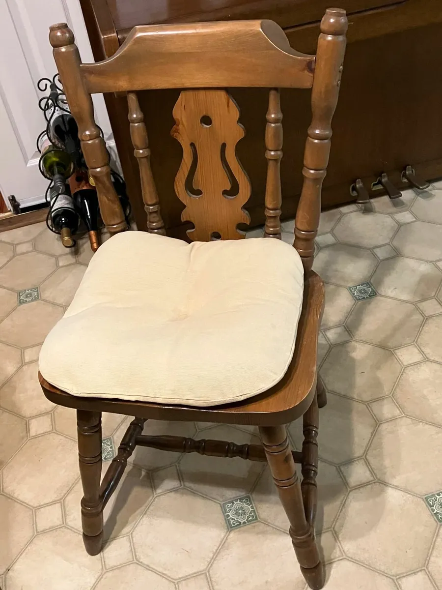 Oak kitchen table and 6 chairs - Image 3