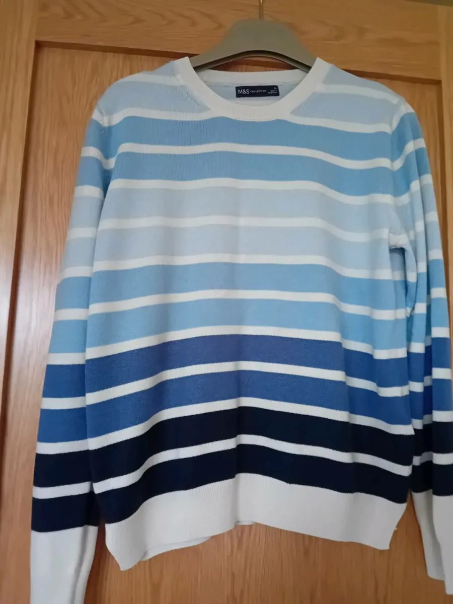 Ladies Jumpers -Size 14 - Image 3