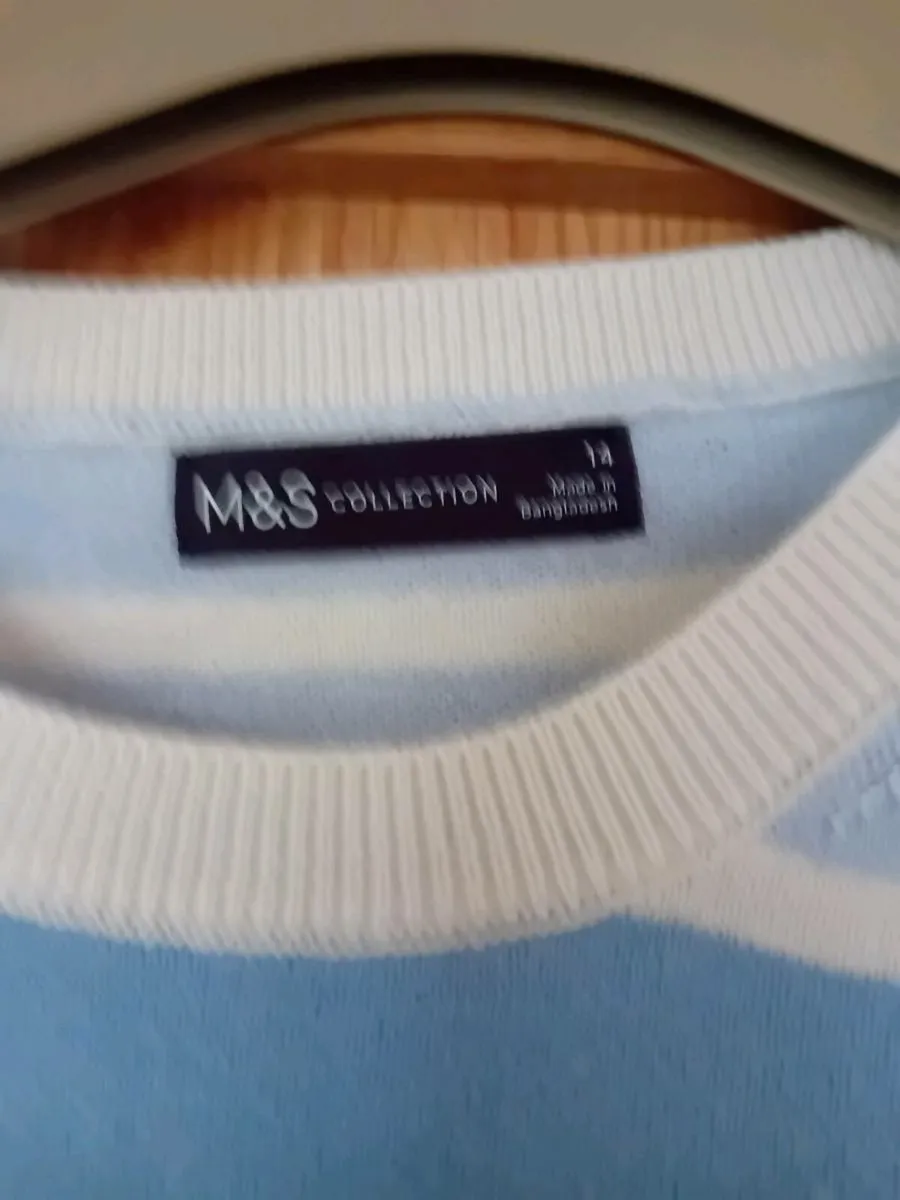 Ladies Jumpers -Size 14 - Image 4