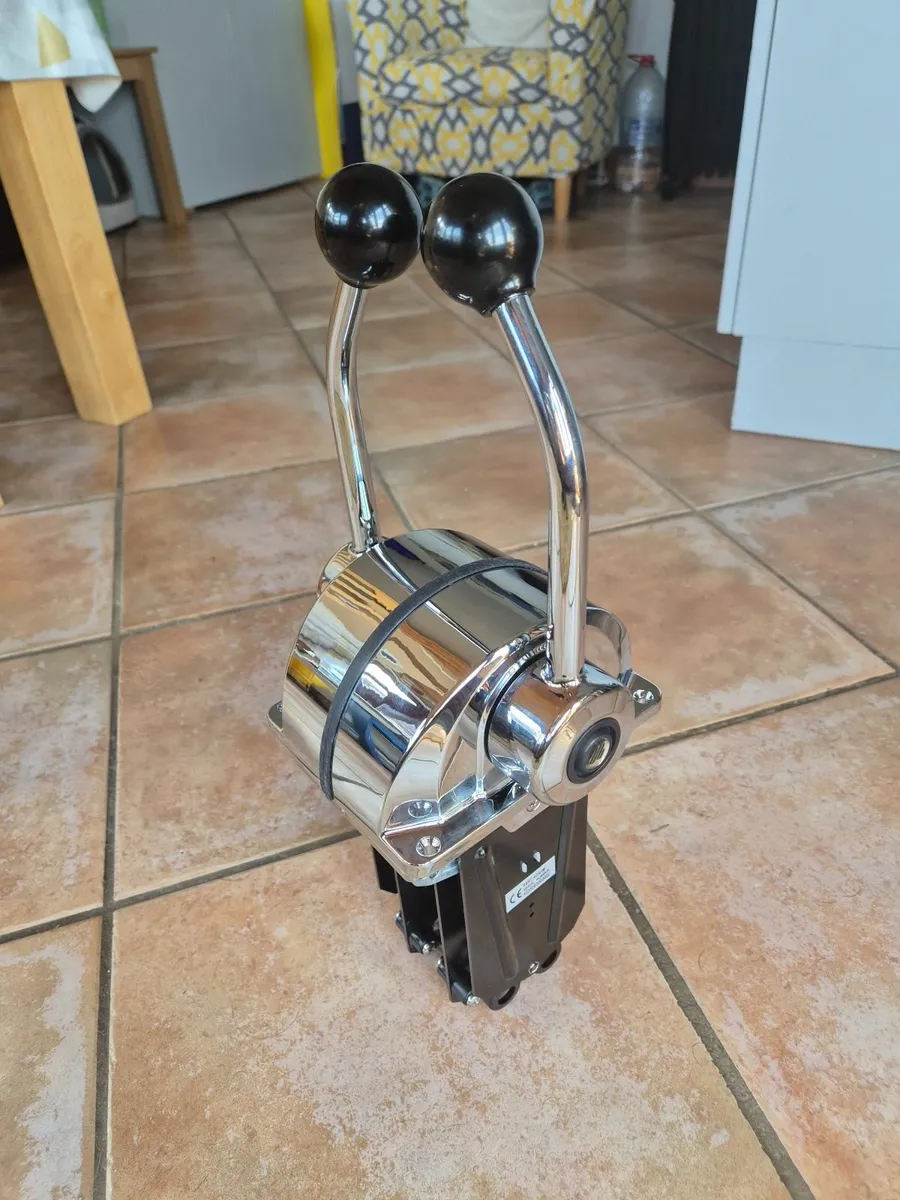 Dual Engine Controls - Image 1