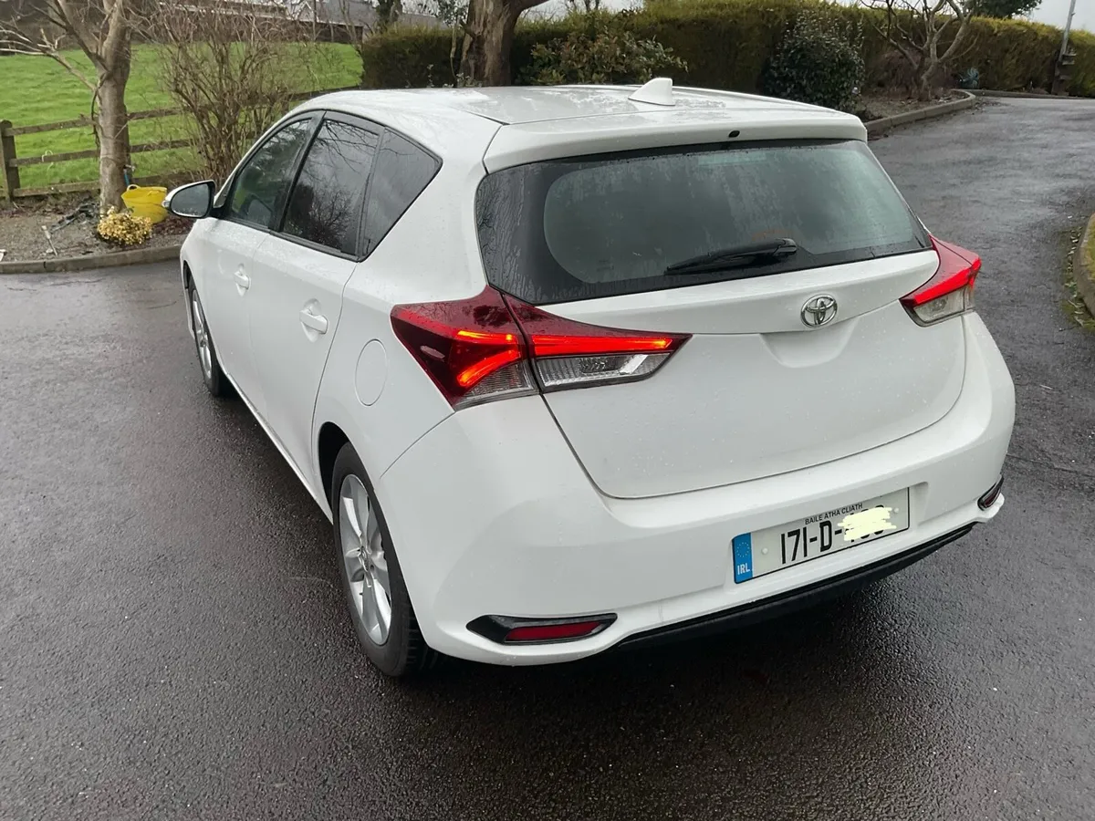 2017 Toyota Auris van  1.4 diesel - Image 3