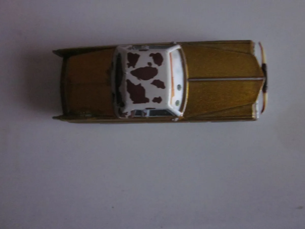 Disney Pixar Cadillac Coupe DeVille Dino Diecast - Image 3