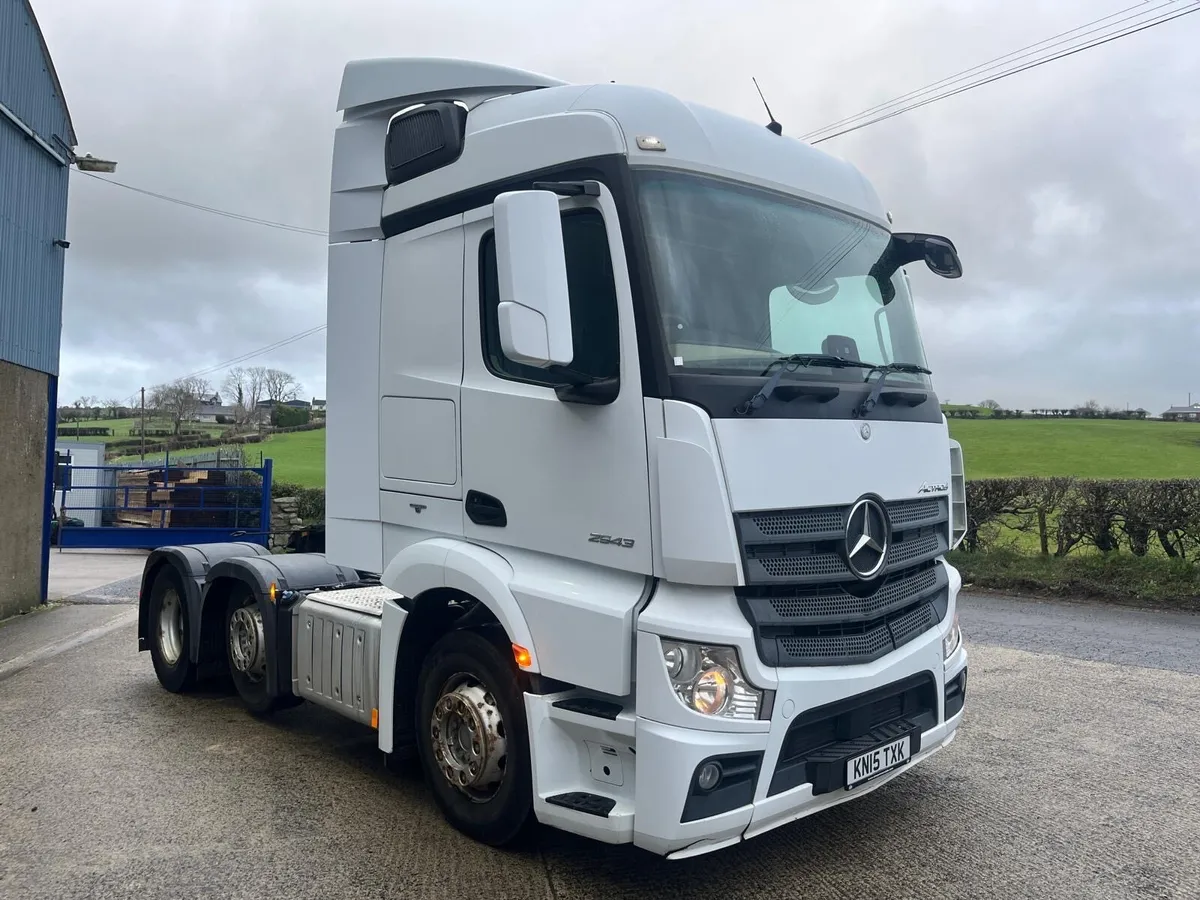 2015 Mercedes Actros 2543 6X2 Tractor Unit - Image 1