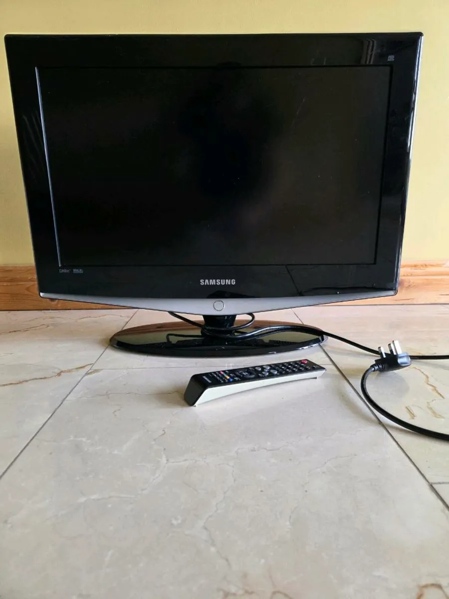 Samsung tv (gaming only) - Image 1