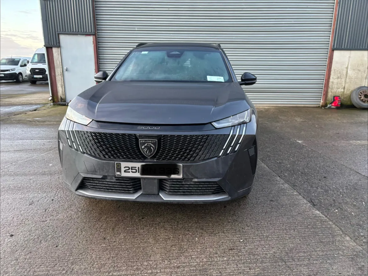 Peugeot 5008 7 seater - Image 2