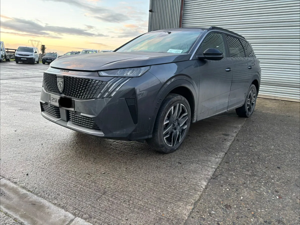Peugeot 5008 7 seater - Image 1