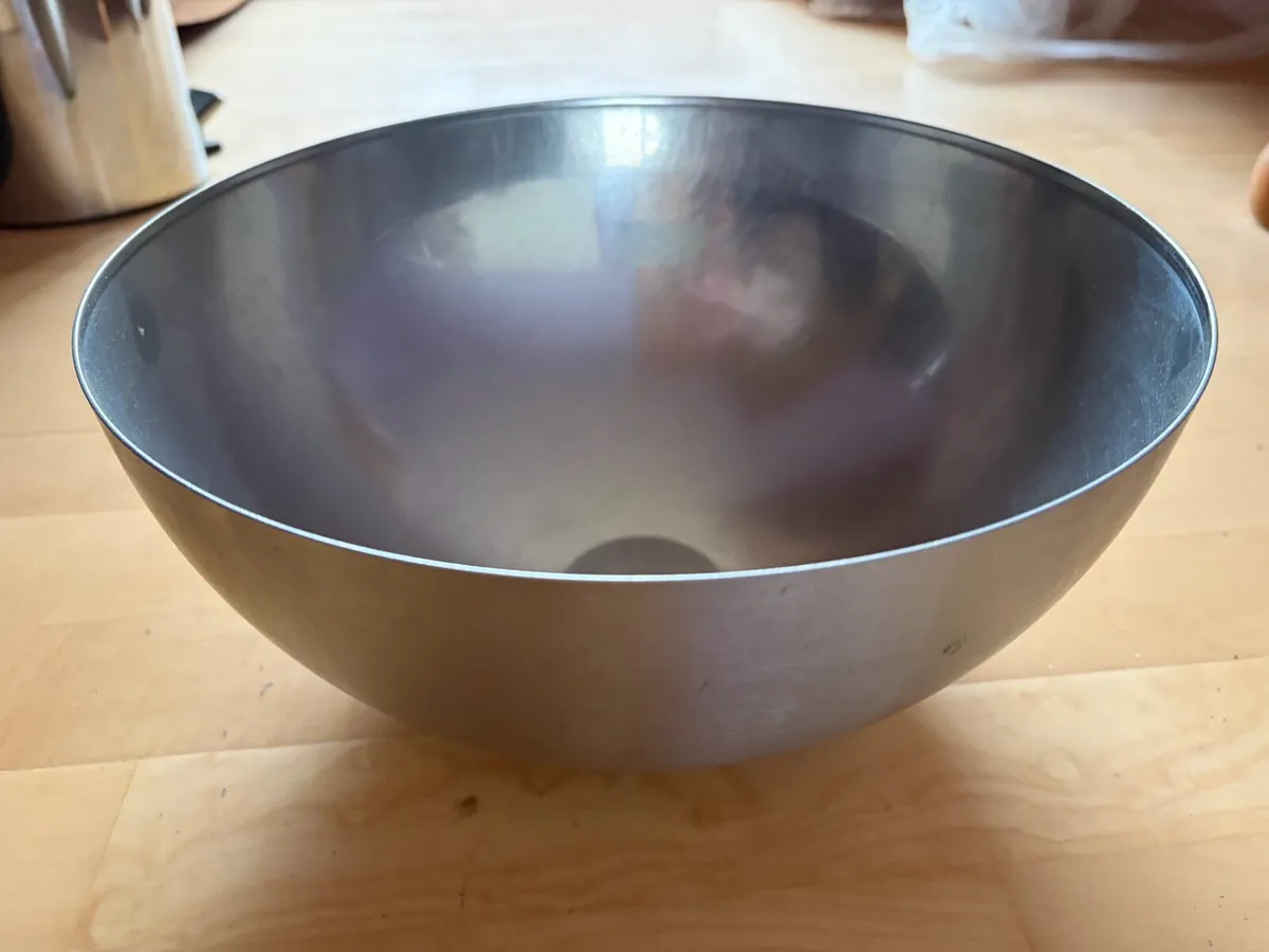 Salad Bowls & Tongs - Image 2