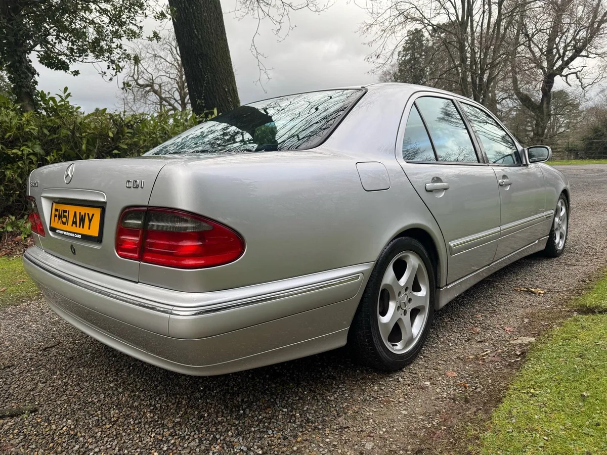 2002 Mercedes E320 CDI Avantgarde - Image 2