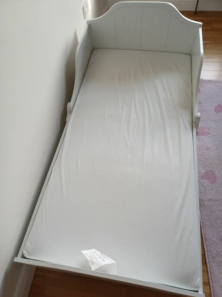 Toddler bed - Image 1