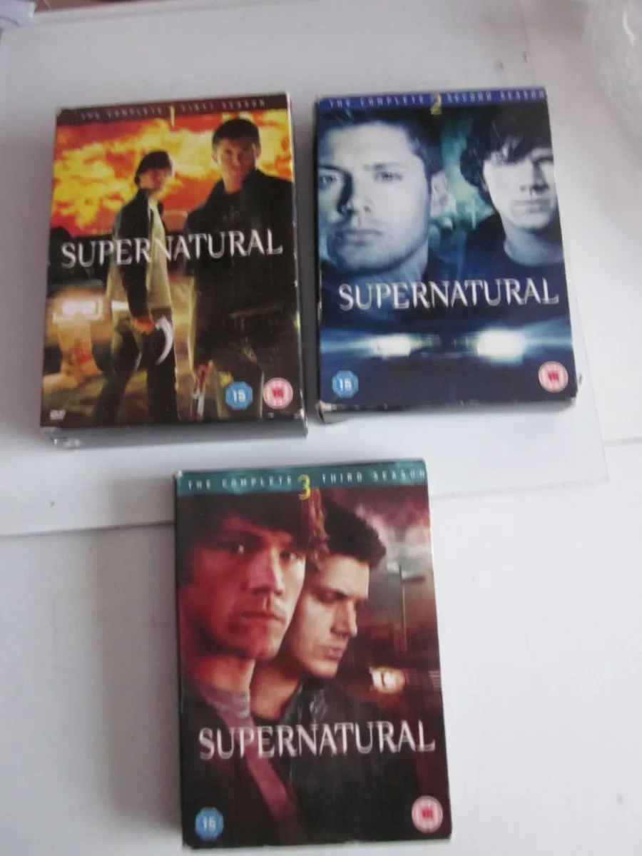 Supernatural Seasons 1 to 3  (17 DVD's) - Image 1