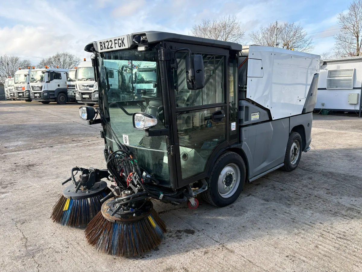 KARCHER MC250 DIESEL ROADSWEEEPER 2022 MODEL - Image 4