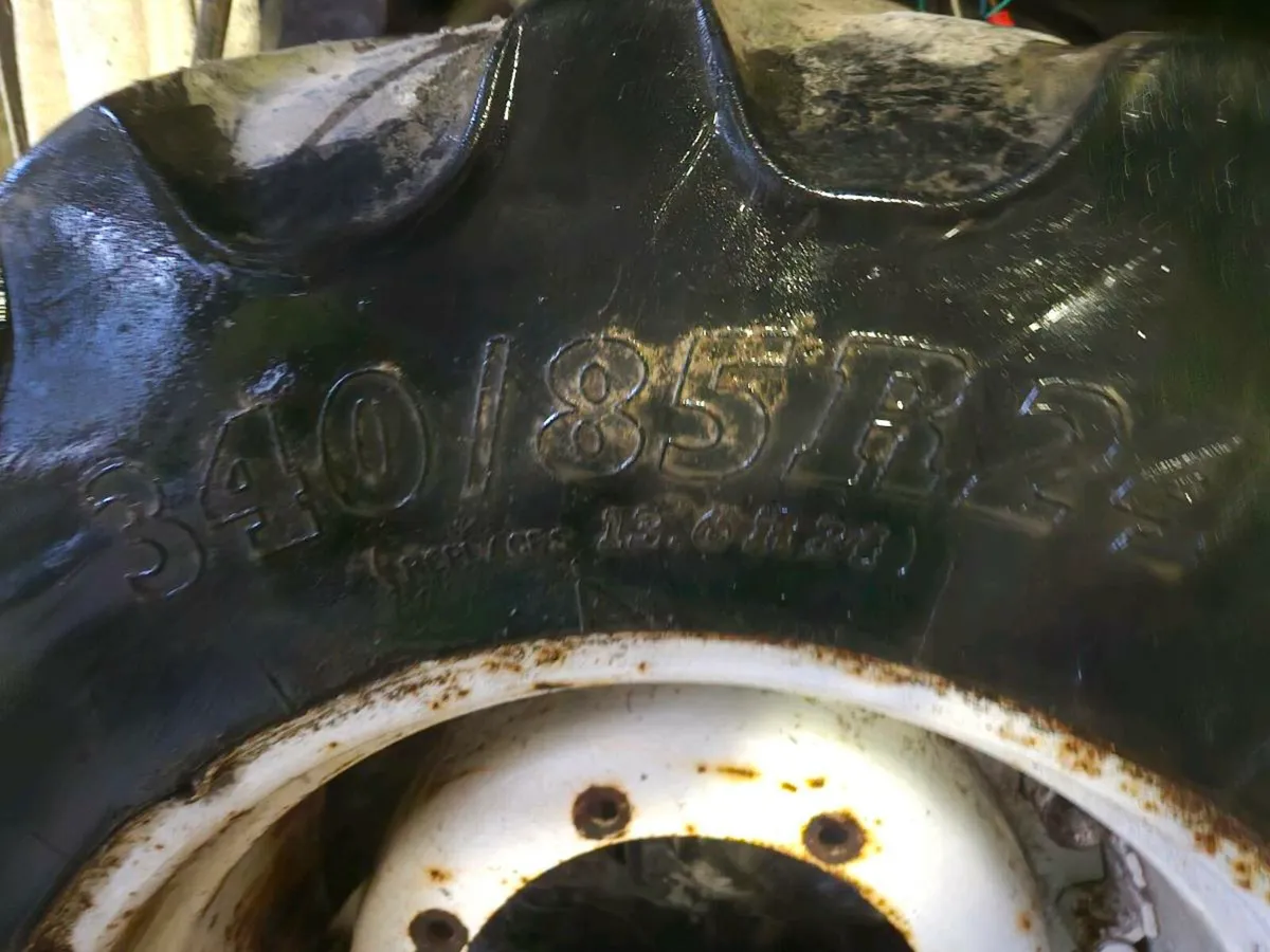 Super single and set.of 340/85/24 - Image 4